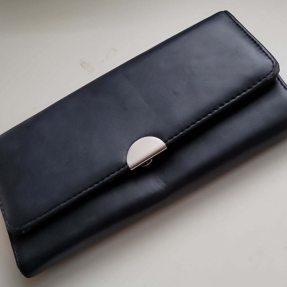 Safe Keeper RFID Blocking Womens Black Trifold Genuine Leather Wallet